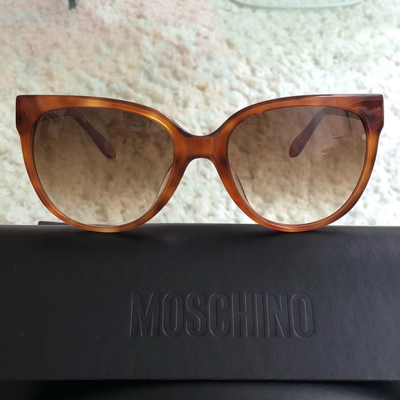 New Moschino MO779S02 Brown Quilted Sunglasses - Picture 2 of 6